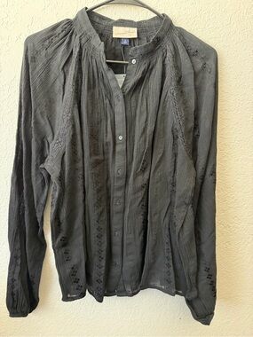 Women’s Black Button-Front Long Sleeve Blouse